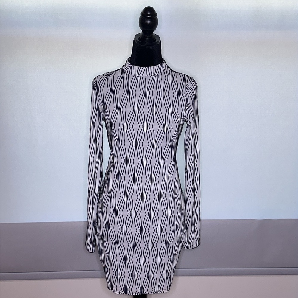 Black and white geo pattern bodycon dress